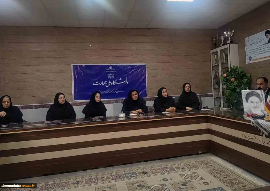 نشست روشنگری و بصیرت به مناسبت سالگرد ارتحال امام و قیام 15 خرداد